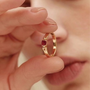 小众小方形红钻石复古红锆石戒指女铜材质简约指环时尚百搭款礼物