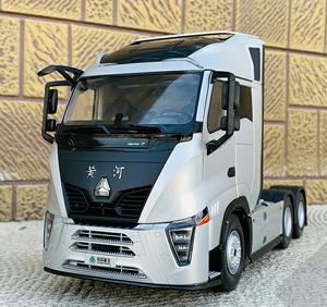 中国重汽原厂1:24新黄河x7 600牵引车拖头卡车模型仿真合金属银色
