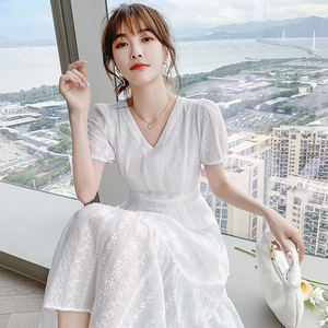 法式白色蕾丝连衣裙女夏季2024新款高级气质长裙显瘦纯棉仙女裙子