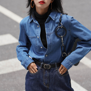蓝色牛仔衬衫外套女秋冬装设计感小众衬衣长袖打底配大衣内搭上衣