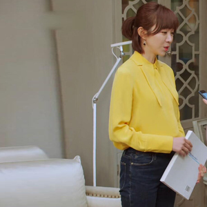 爱的厘米林洁姜妍同款黄色娃娃领衬衫女新款长袖韩版时尚百搭上衣