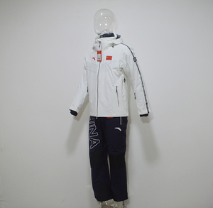 安踏赞助中国代表团国家队白上衣深蓝裤子滑雪服套装 室外领奖服