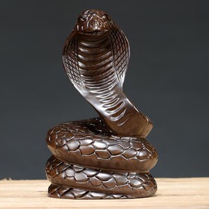 红花梨实木雕刻蛇摆件木头生肖动物眼镜蛇红木家居饰品客厅工艺品