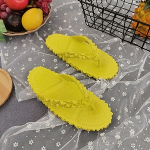 越南温突拖鞋新款潮搭男鞋女沙滩鞋亲子外穿夏网红榴莲人字拖百搭