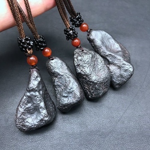 仙梦新疆阜康五彩湾硅化铁陨石石精品挂件吊坠随机发货