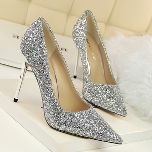秋季新款亮晶晶尖头闪耀亮片银色水晶鞋性感夜店细高跟婚鞋女
