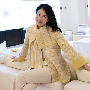 amandax"轻礼服"系列羊毛幻彩花呢立裁a字可脱卸领巾外套