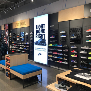 运动品牌集合店商用展示架体育服装货架商场足球篮球直播间陈列架