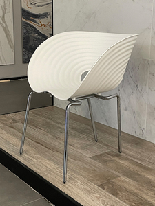 北欧白色贝壳椅餐椅vintage现代简约塑料设计师椅ins网红洽谈椅子