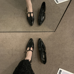 法式复古T字扣带玛丽珍漆皮单鞋女鞋子2023年新款低跟通勤工作鞋
