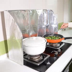 燃气灶隔热挡火板炒菜围挡防风片炉灶挡风煤气灶台铝箔板耐脏厨房