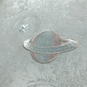 爱梦鸟上海实体店儿童房刺绣无缝墙布男孩蓝色宇宙星星壁布上门施