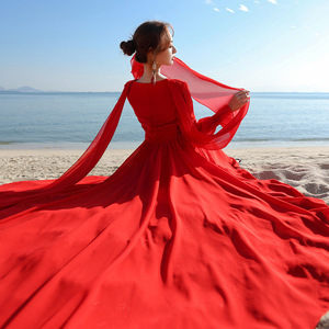 大红色连衣裙女海边度假三亚拍照沙滩裙青海湖雪纺拖地长裙旅行穿