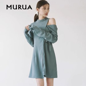 日本MURUA连衣裙漏单肩收侧腰显瘦短款连衣裙0122103003