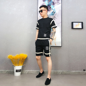 精神小伙牛仔套装