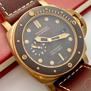 沛纳海青铜手表