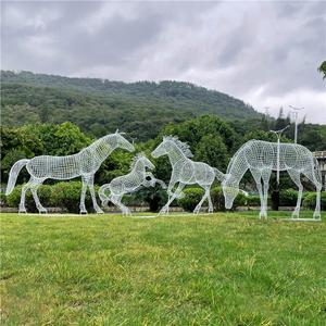 户外大型不锈钢铁艺骏马雕塑公园林景区广场发光动物镂空飞马摆件