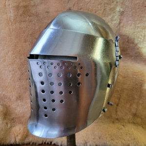 实时库存=14世纪欧洲板甲头盔bascinet格里芬中盔骑士铠甲可穿戴