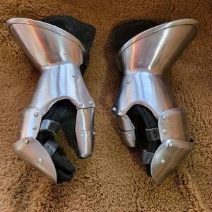 现货-欧洲中世纪骑士板甲铁手套 米兰意式手甲铠甲 真人可穿包邮