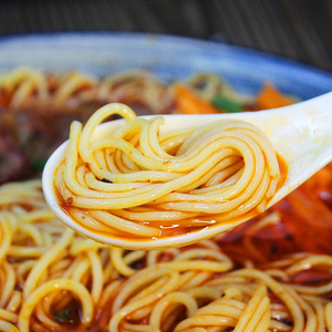 东北玉米面条粗粮细作250g挂面热干面面条家用真空袋装玉米粉细条