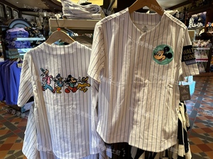 香港迪士尼 米奇唐老鸭布鲁托高飞 卡通成年竖条短袖T恤 棒球服