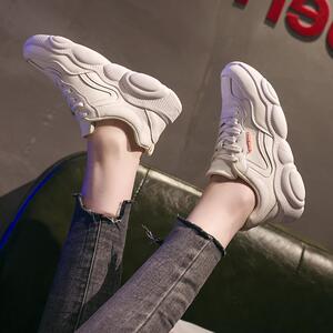 巴黎世家新品小白鞋女2019新款女鞋韩版智熏网红学生百搭休闲小熊