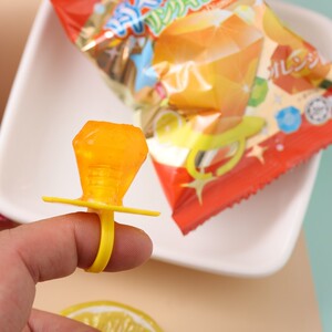 日本人气儿童宝宝戒指糖钻石糖水果味可乐味趣味零食糖果