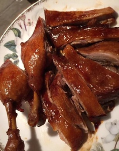 四川崇州农家特产自制川味麻辣香肠腊肉四川板鸭石观音板鸭