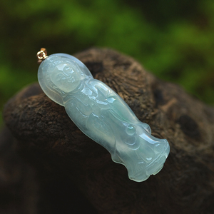 站观音翡翠吊坠飘绿