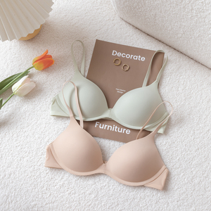 日本无痕内衣女无钢圈聚拢