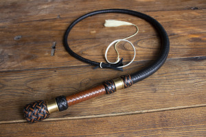 00爱粮企业1店淘宝新款 小蛇鞭 情趣鞭子 牛皮鞭 马鞭 关东侠客手工