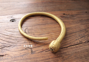 金色袋鼠皮猪尾巴鞭 调教鞭 sp马鞭 关东侠客手工皮鞭(需定制)