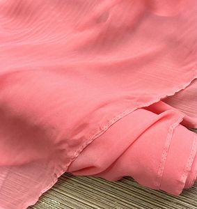 桃粉真丝布料