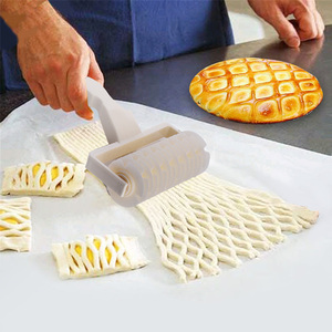 滚轮刀拉网刀烘焙披萨刀滚刀制作烘培拉网刀做披萨面饼用的工具