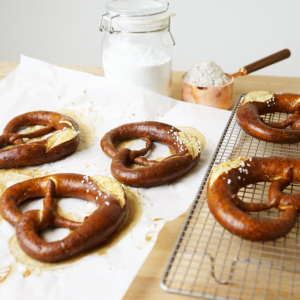 [週休七日]手作无糖全麦普雷结brezel德式碱水面包低卡饱腹代餐