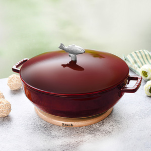 staub 珐宝 铸铁锅 28cm鱼锅 海鲜锅 鱼形 炖锅 焖锅 深红 4.65l