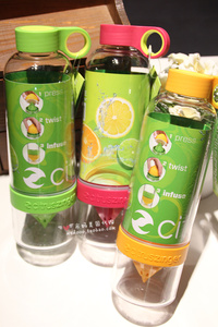 美国Citrus Zinger活力瓶 柠檬杯水果杯手动榨汁水杯现货