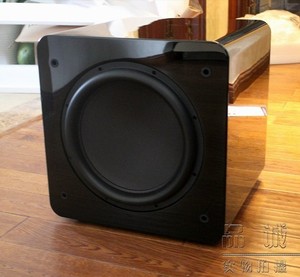 密闭式低音炮