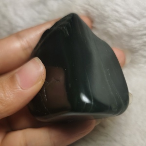 和田玉籽料 稀有一细料塔青黑羊脂 油润细腻黑青玉籽料 把件108g