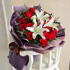 母亲节女神节19朵红玫瑰百合花束送女友生日表白祝福鲜花新泰肥城