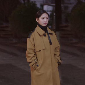 号手就位梁诺同款章若楠驼色pu皮拼接毛呢外套大衣女中长款秋冬季