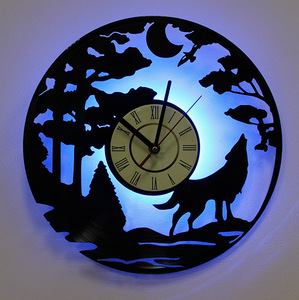 创意复古黑夜森林月亮狼嚎黑胶唱片挂钟 led夜光灯客厅装饰时钟表