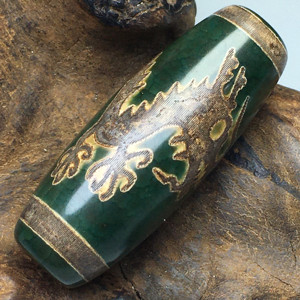 捡漏拍卖西藏天然真品绿色龙纹观音老天珠项链吊坠玛瑙玉髓送证书