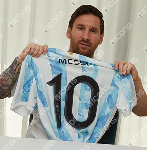 梅西阿根廷球衣竖屏壁纸超清_阿根廷梅西球衣是几号_梅西阿根廷正版球衣在哪里买