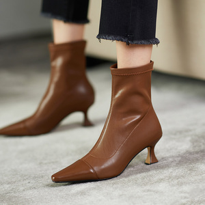 尖头裸靴小筒