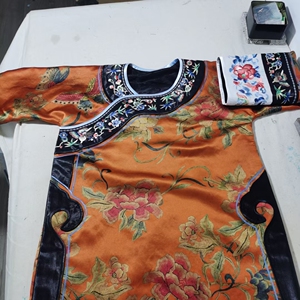 来料定制仿晚清古董圆领倒大袖如意襟手绣真丝香云纱旗袍改良氅衣