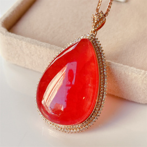 天然阿根廷冰种红纹石吊坠收藏级18k金钻石镶嵌老矿料水滴经典款