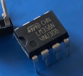全新原装LM358N电压比较器模块直插式8脚集成块电子配件零件芯片