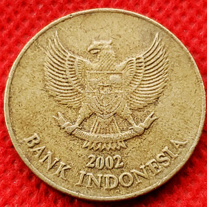 印度尼西亚2002年500卢比黄铜硬币 茉莉花 鹰盾24mm收藏印尼钱币