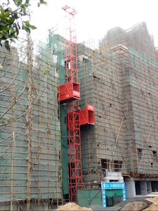 建筑工地龙门吊